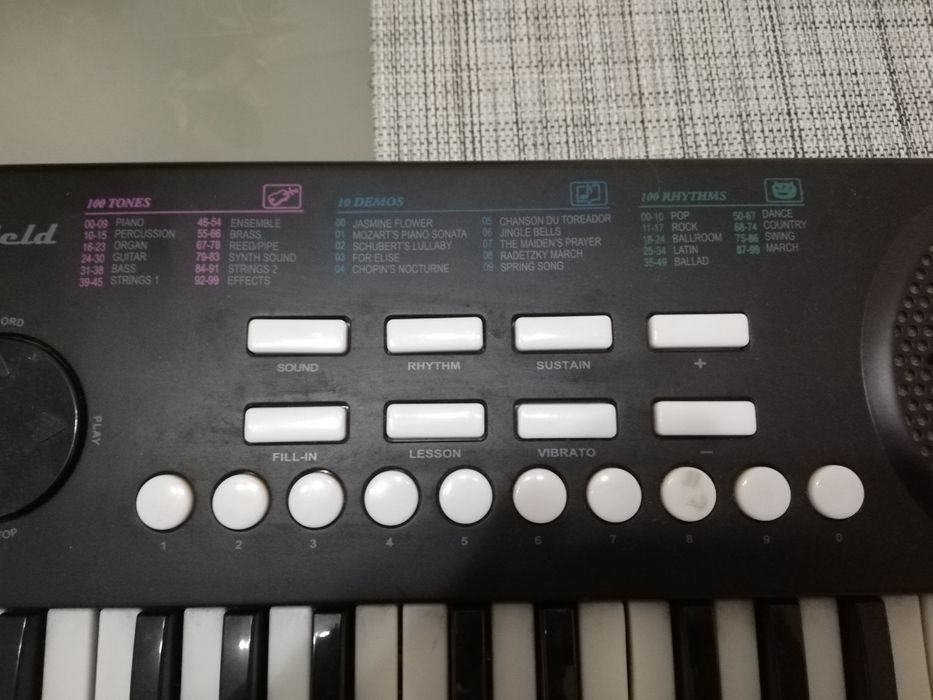 Mini órgão Sheffield, pilhas de 1,5 v.