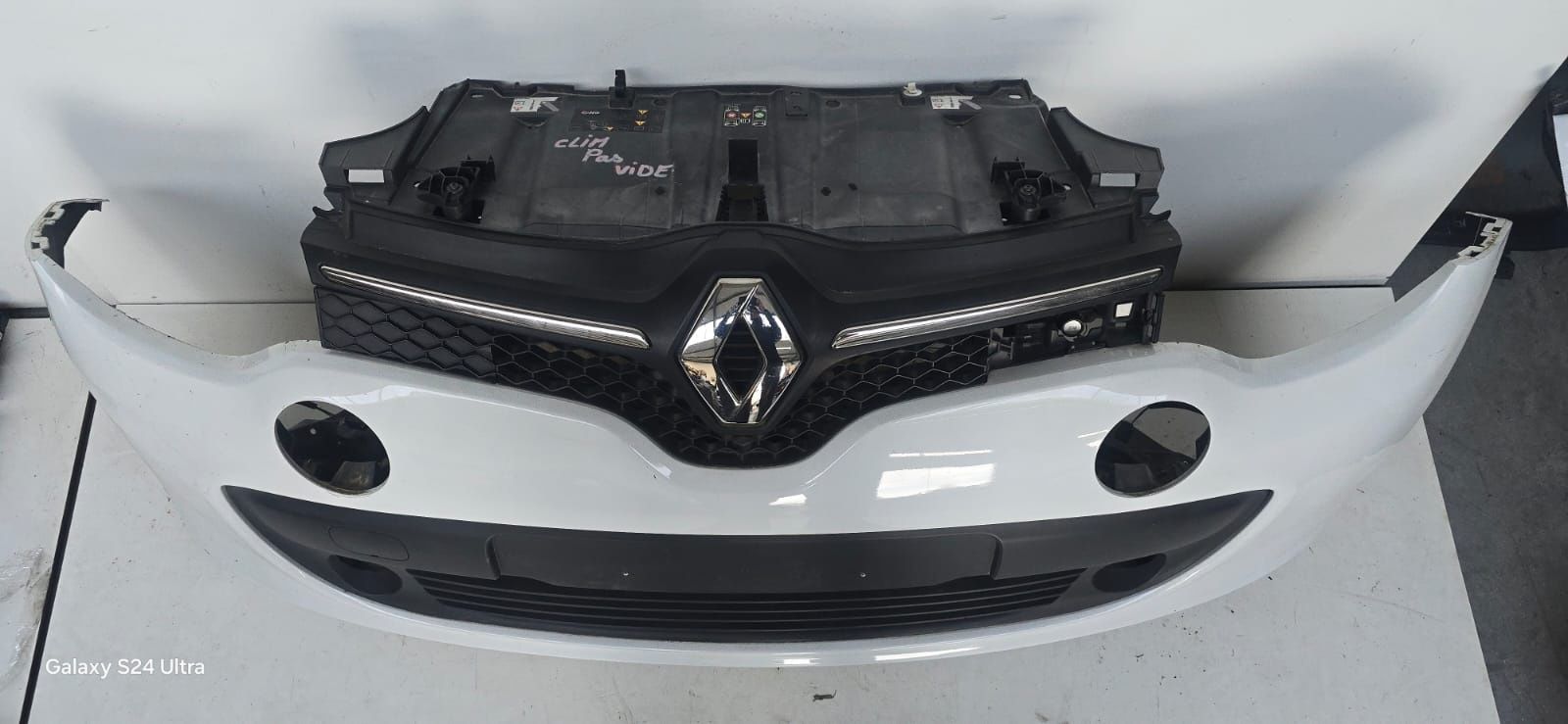 Zderzak przedni Renault Twingo 3 III