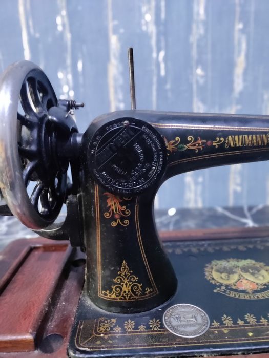Швейная машинка naumann