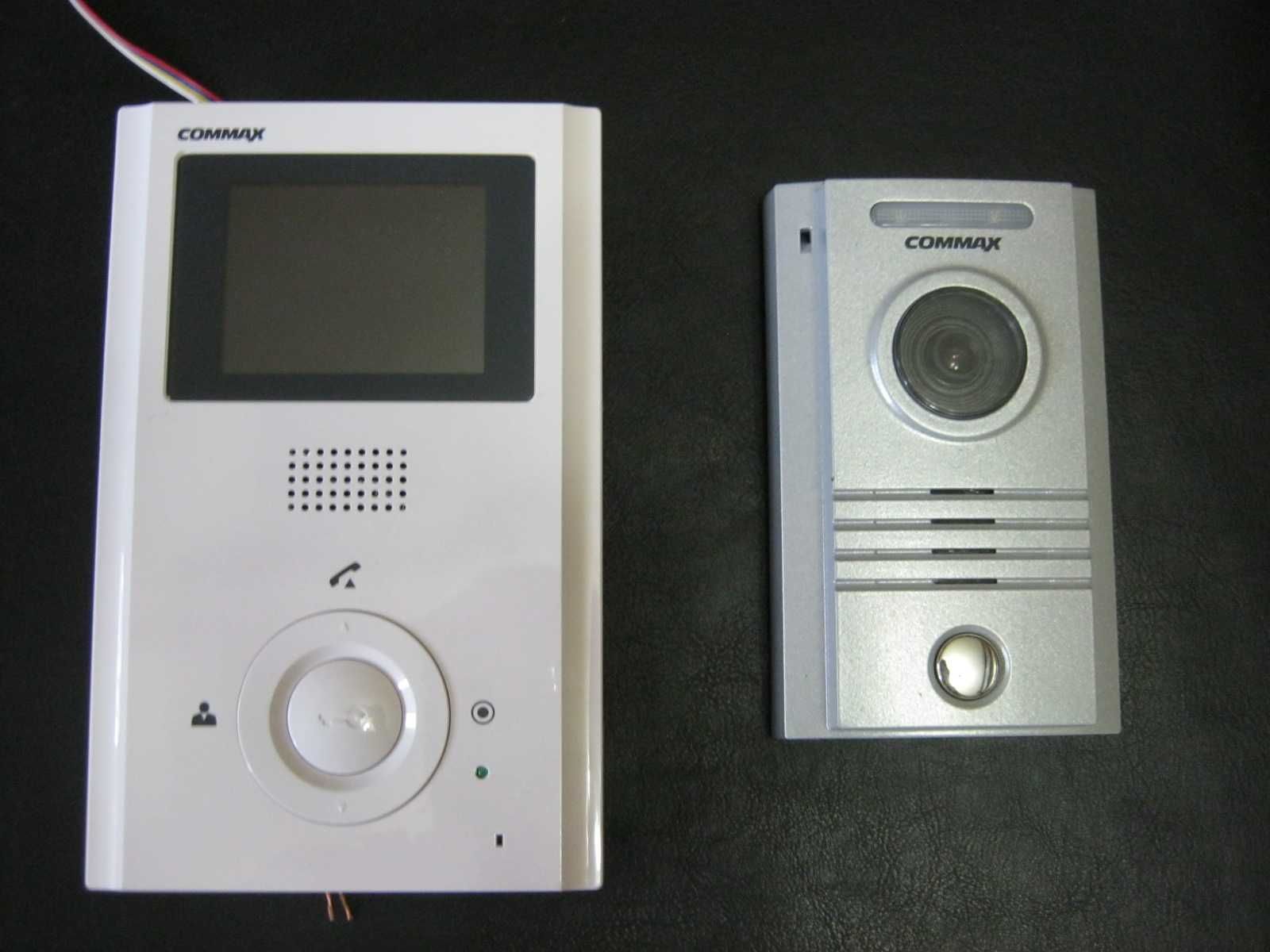 Домофон Commax CDV-35H + Вызывная панель Commax DRC-40K