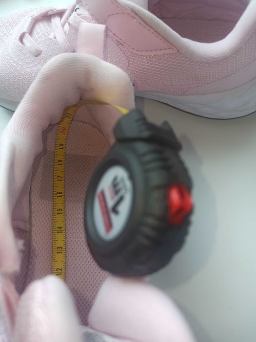 32 розмір Кросівки для дівчинки NIKE REVOLUTION 6 NN