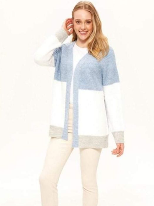 Голубой кардиган с меховыми рукавами