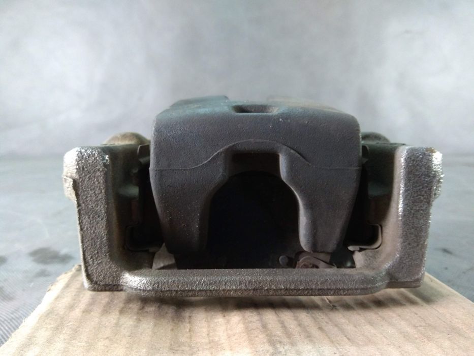 Dodge Challenger Charger 15+ zacisk lewy tył 3.6