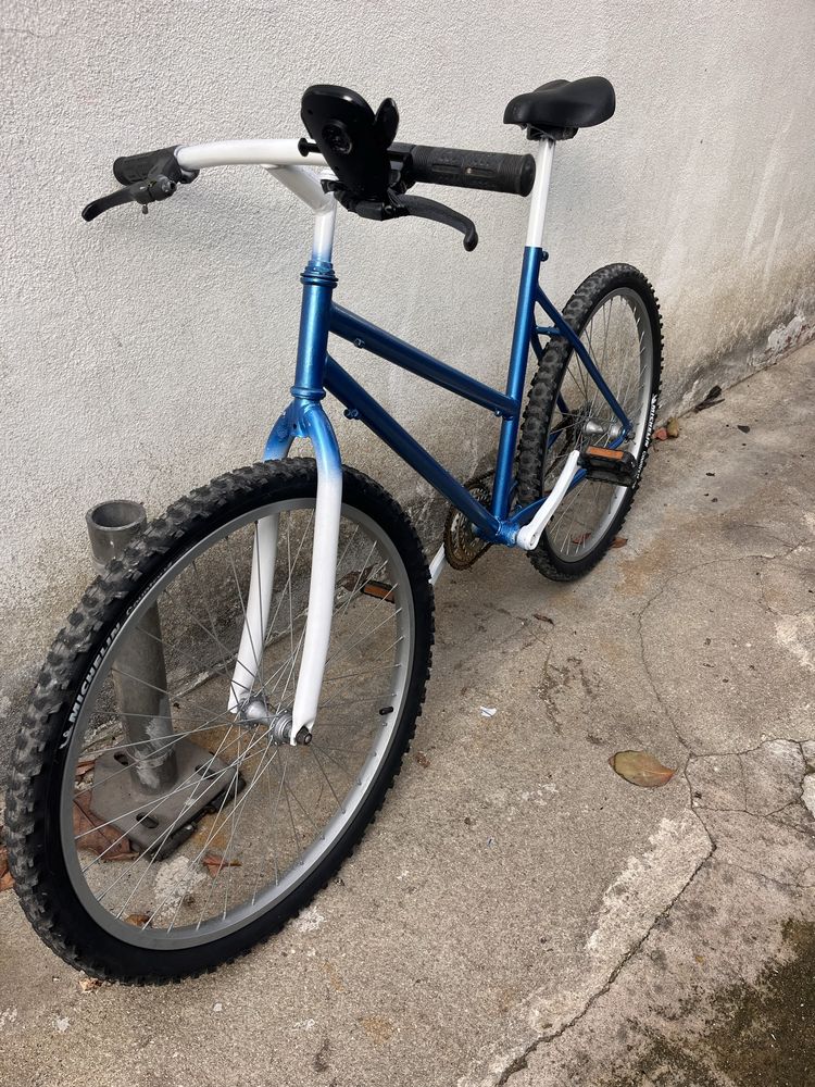 Bicicleta aro 26 azul metalica