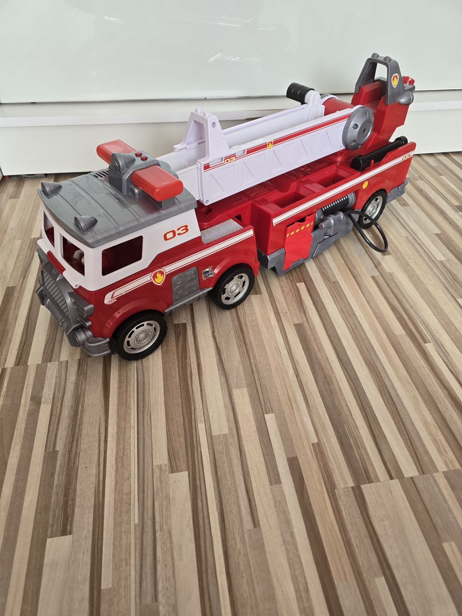 Mega wóz strażacki Psi patrol Marshal Paw Patrol duży