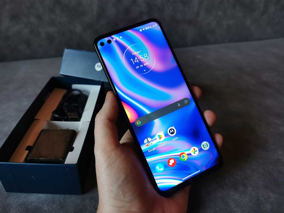 Телефон Motorola One 5G UW 6.7" IPS 4/128gb 5000 mAh 48mp