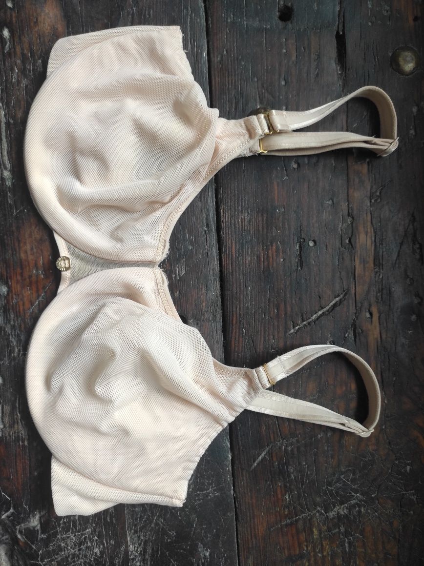 Chantelle 14110 Moulded BH cielisty stanik biustonosz 70F 70 F