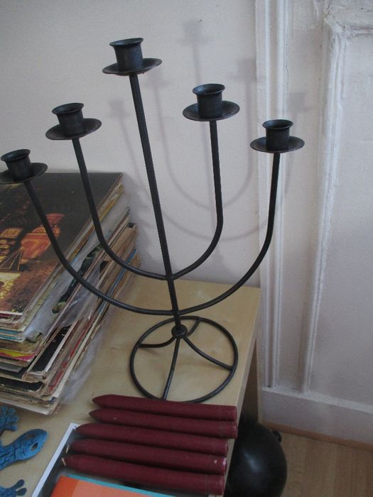 Castiçal // Candelabro antigo de ferro para cinco velas + oferta das v