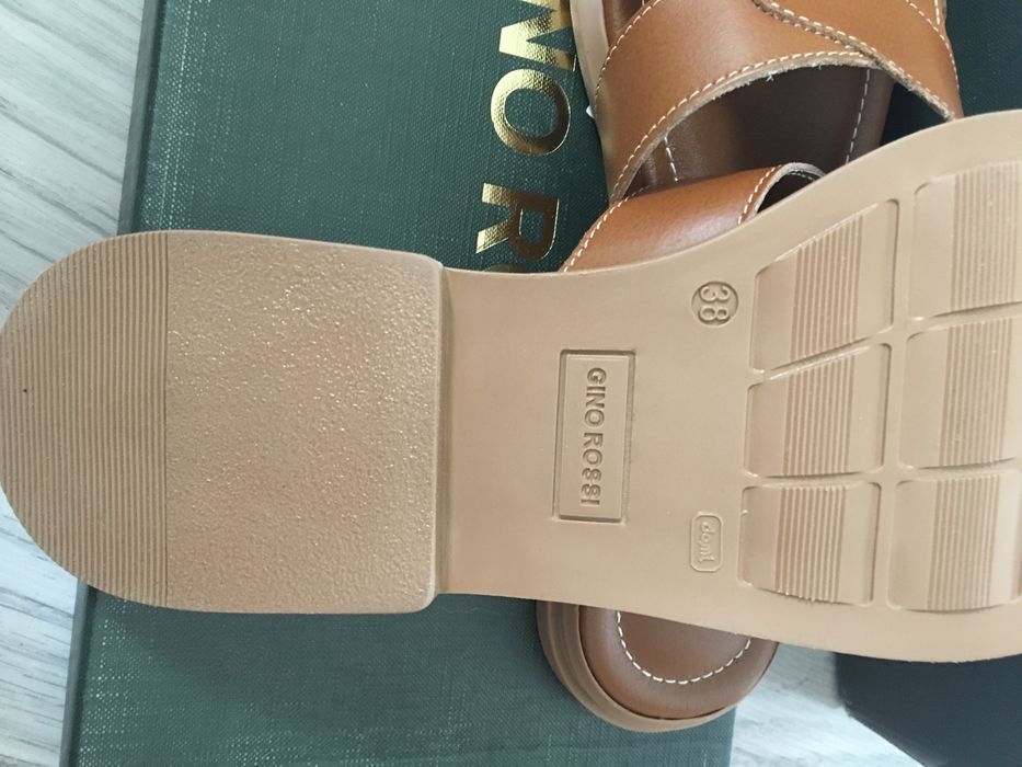 Klapki Gino Rossi 38 - 25,2 cm skóra