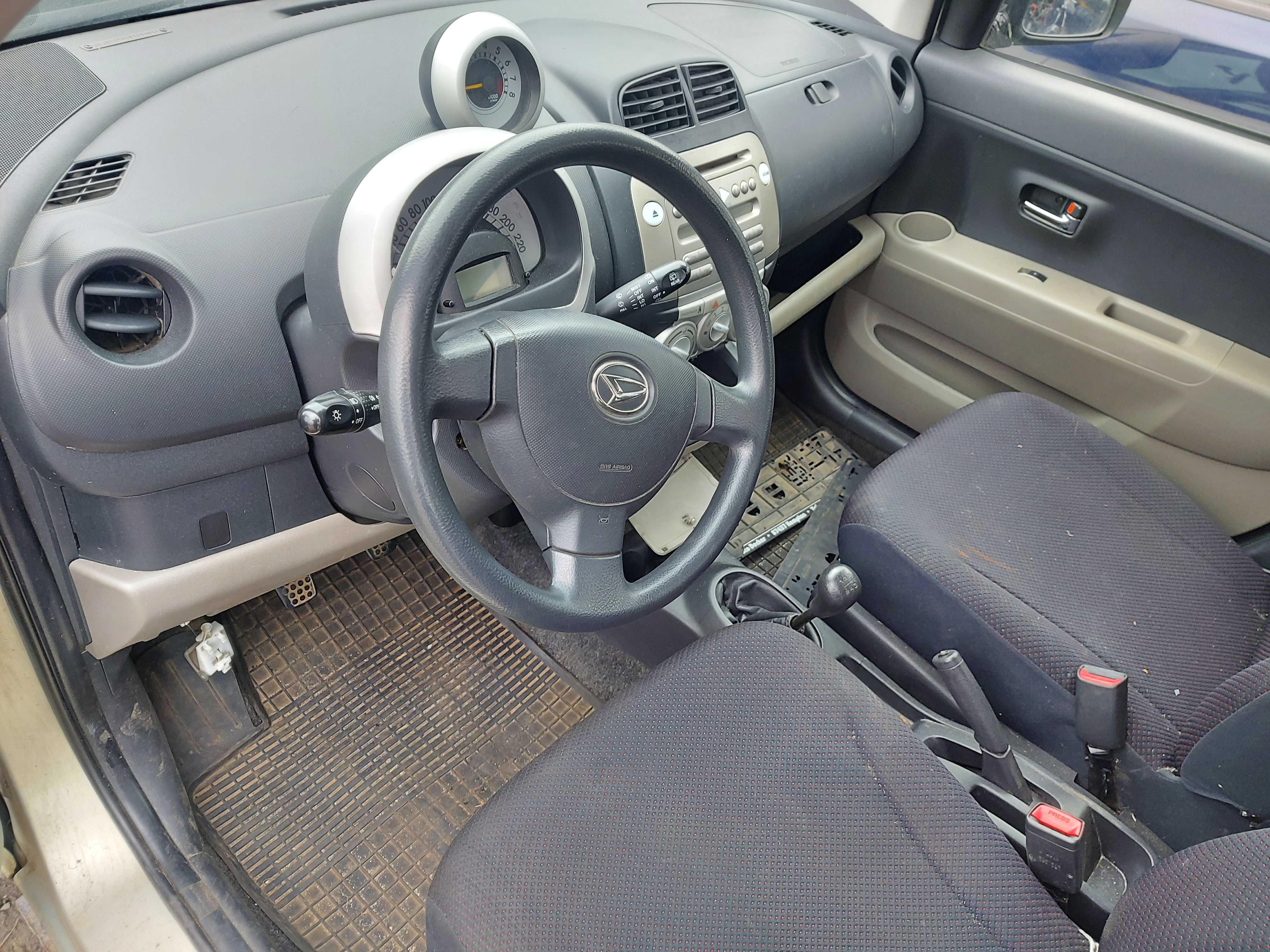Daihatsu Sirion II T17 klapa tylna FV transport/dostawa