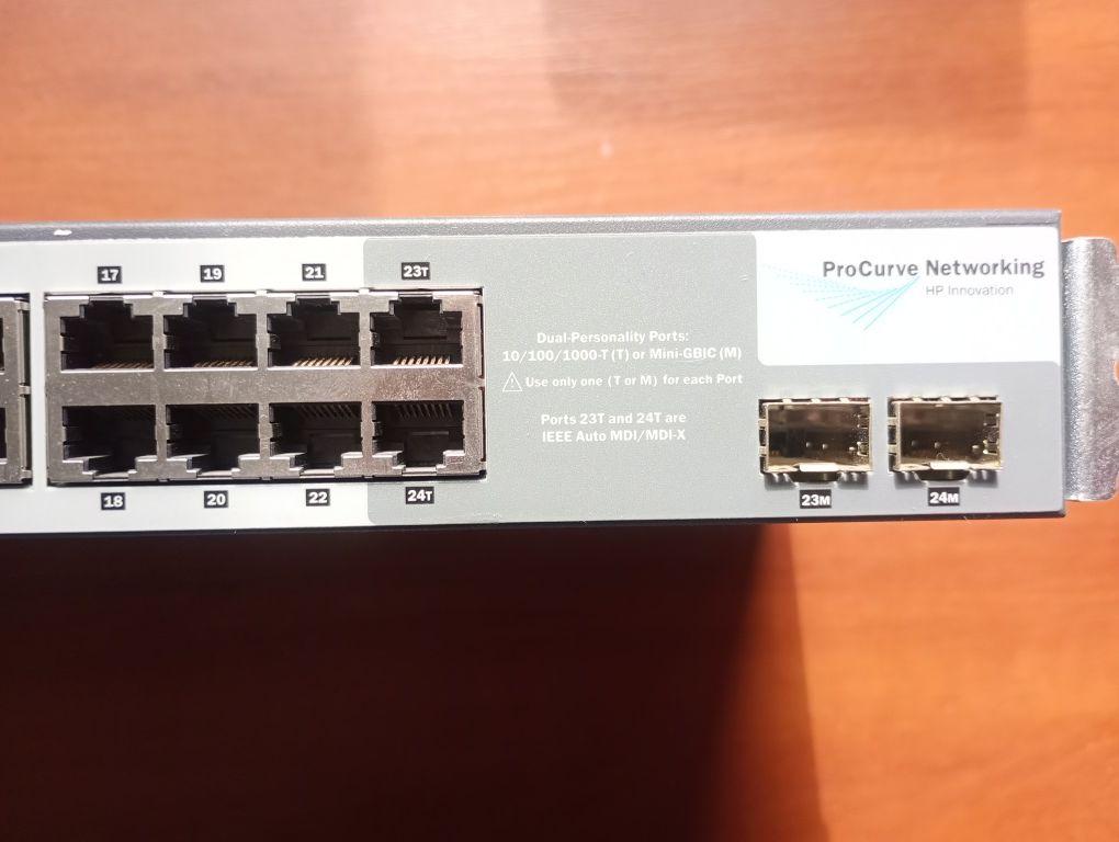 Комутатор 24 порта HP ProCurve Switch 1700-24 (J9080A)