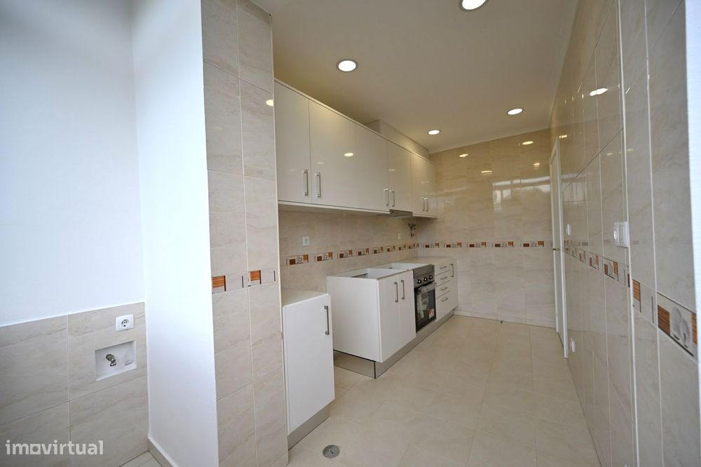 Apartamento T2 para venda -  Damaia