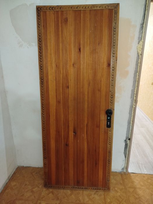 Двери деревянные