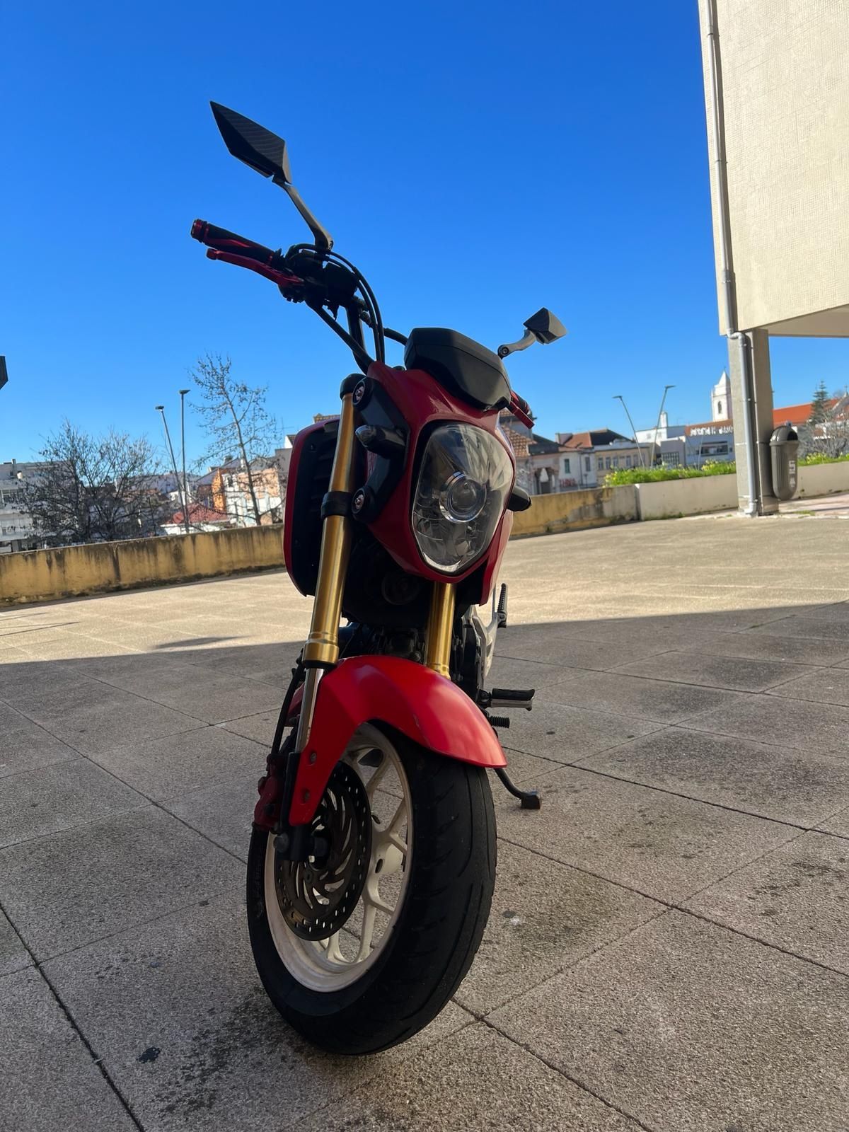 Honda MSX 125cc, aceito troca.