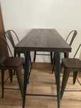 Mesa alta com 4 cadeiras