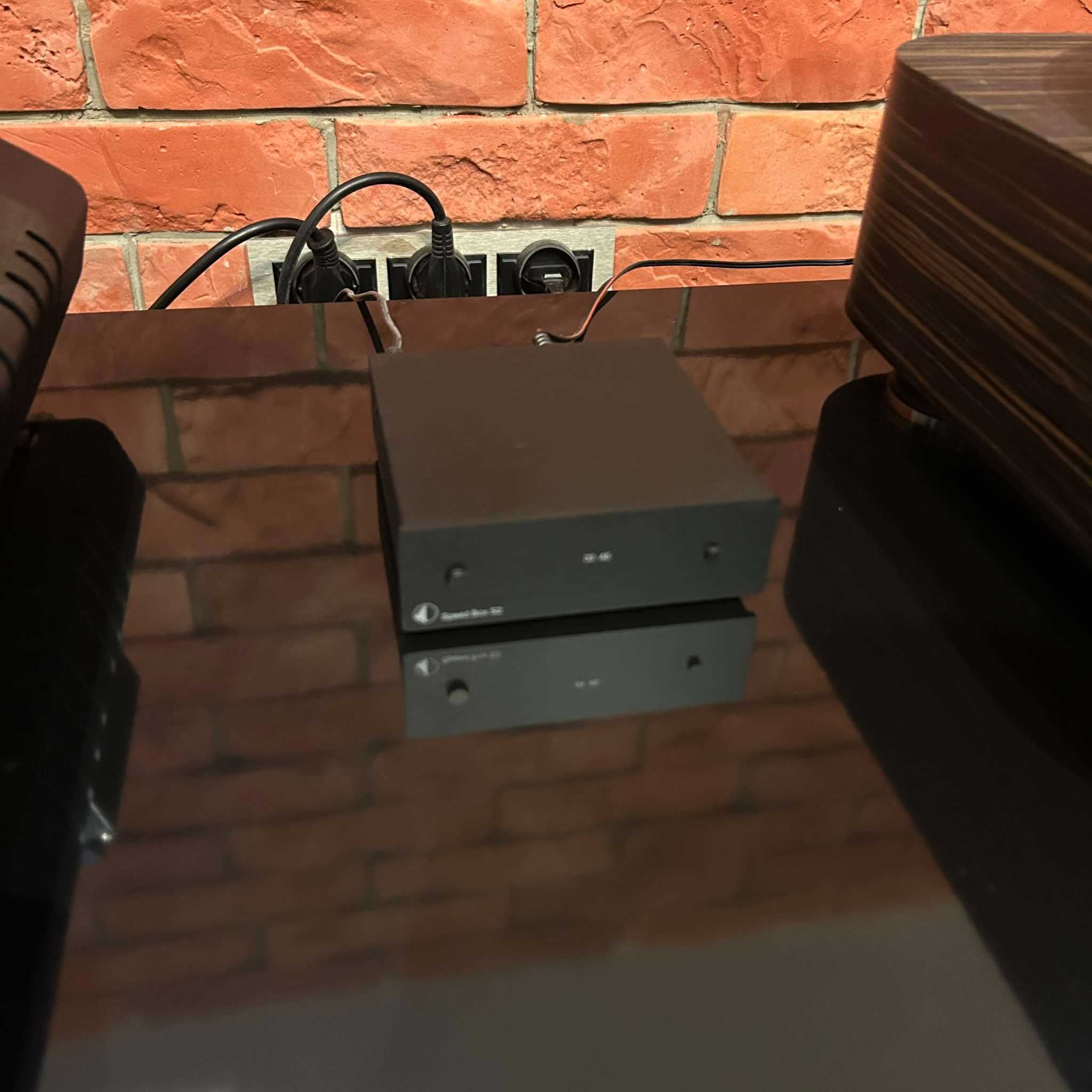Gramofon producenta ramion Yooko Tonearms + wkładka ortofon 2M Black