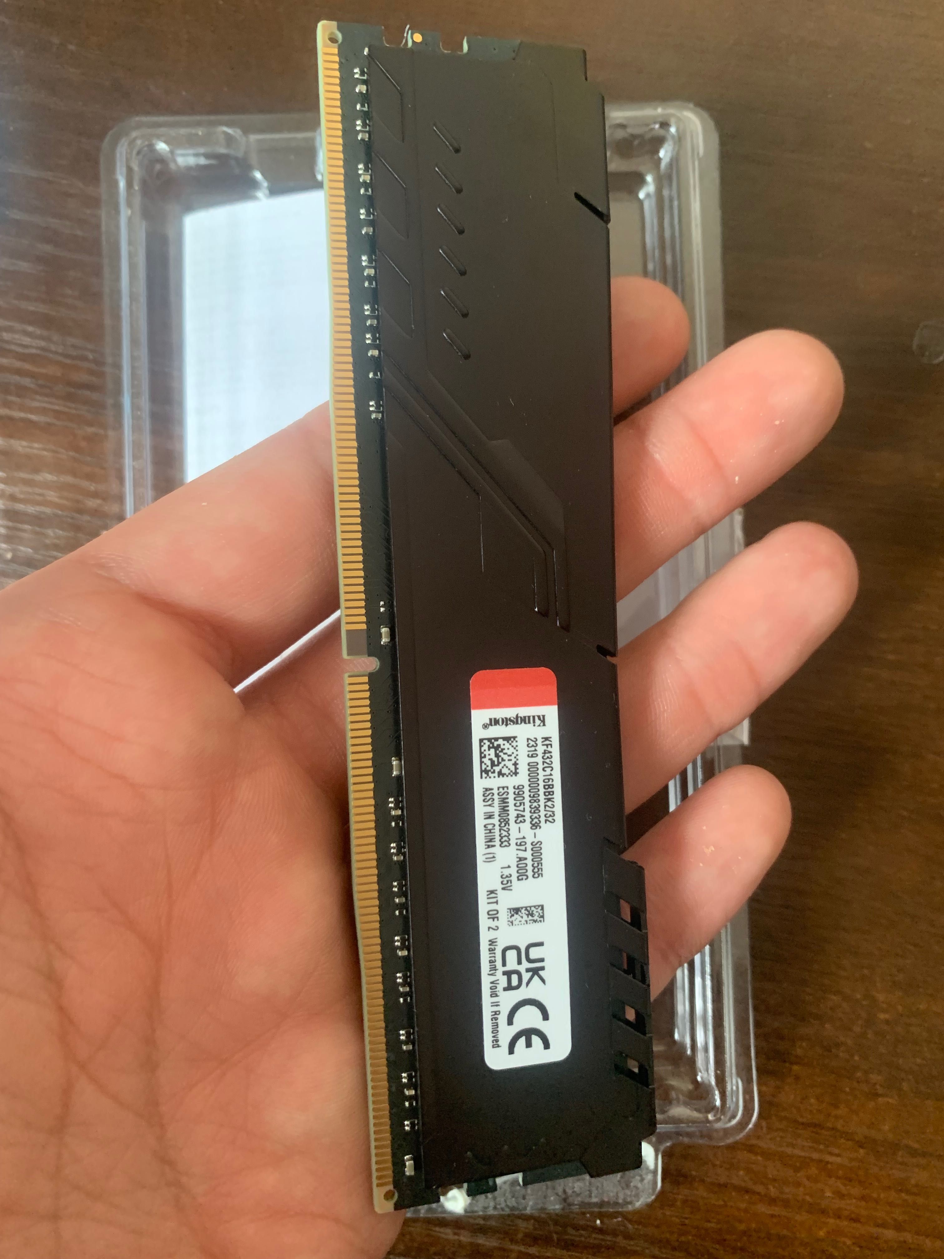 Kingston fury (16gb x 1) 3200Mhz