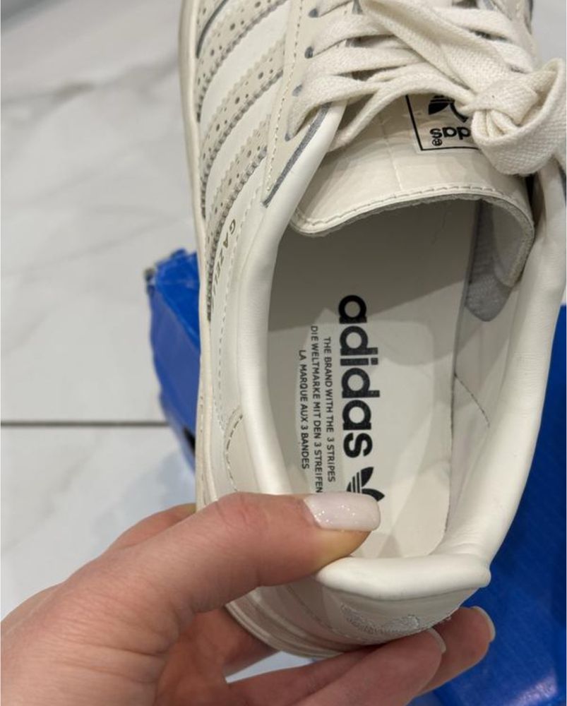 Білі кеди Michael Kors