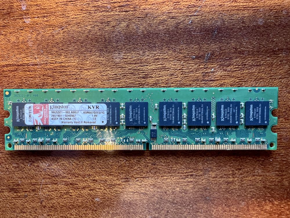 оперативну пам’ять Kingston 1 Гб  KVR667D2E5 1 Gb