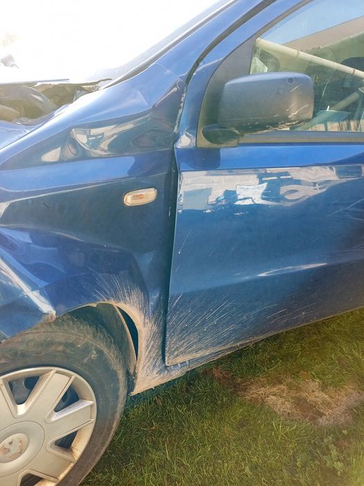 Witam sprzedam samochód fiat panda uszkodzony