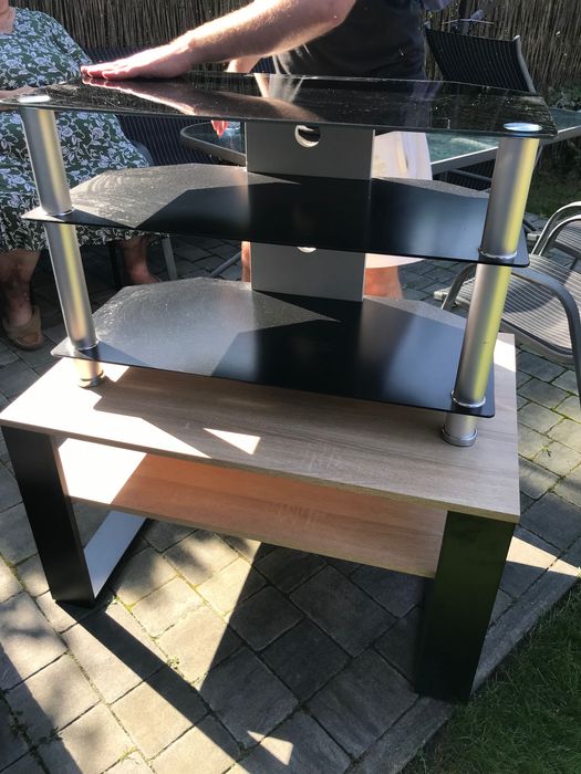 Stolik pod telewizor szklany