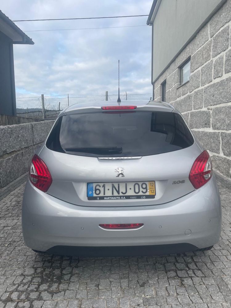 Peugeot 208 Allure 1.2 VTI 82