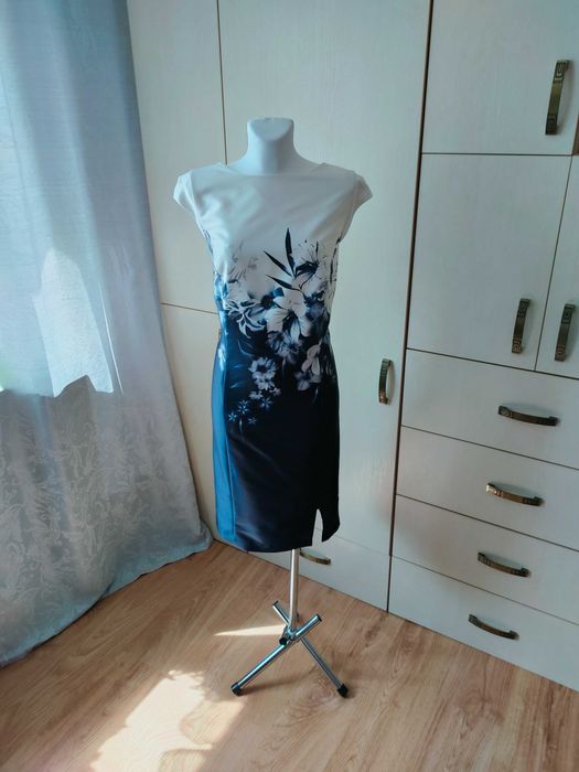 NOWA biało-granatowa satynowa sukienka ołówkowa r. 46 (3XL) Bonprix