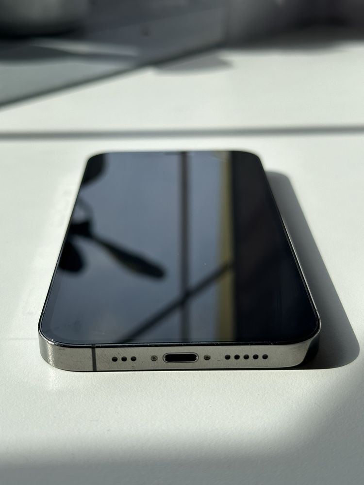 Iphone 12 pro 256gb graphite + case magsafe
