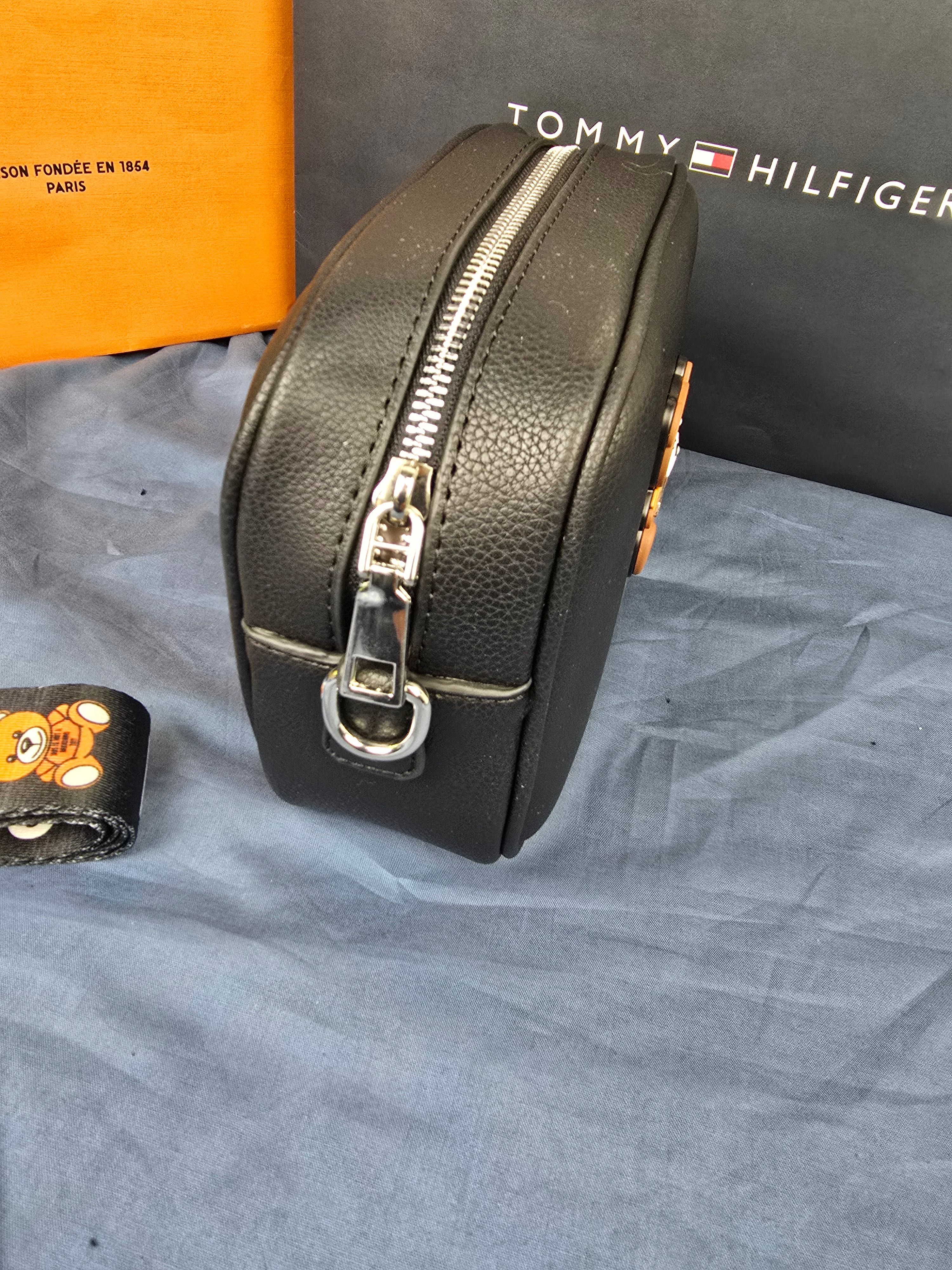 Kuferek moschino z misiem  damska premium
