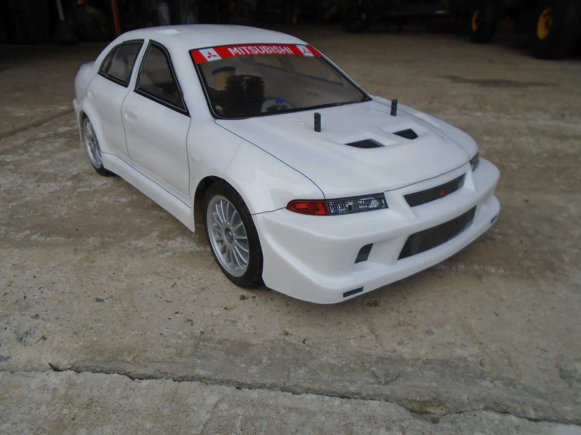 TAMIYA TGX Mitsubishi Lancer EVO 4WD 1:8 NITRO Model RC Spalinowy