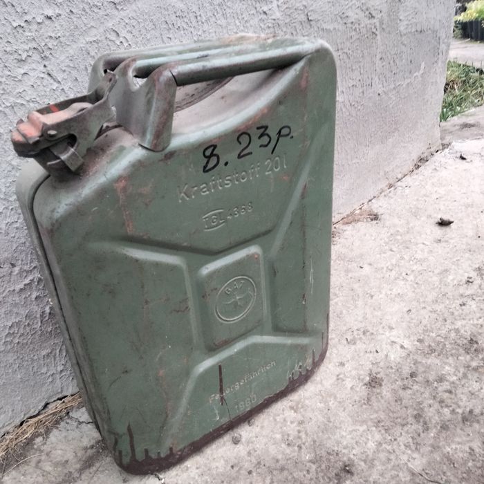 Металеві каністри 20 літрів