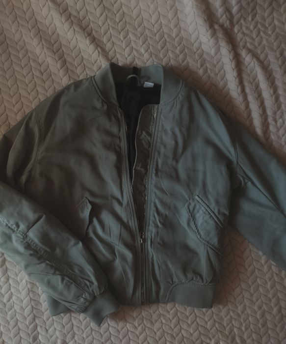 Бомбер  жіночий H&M