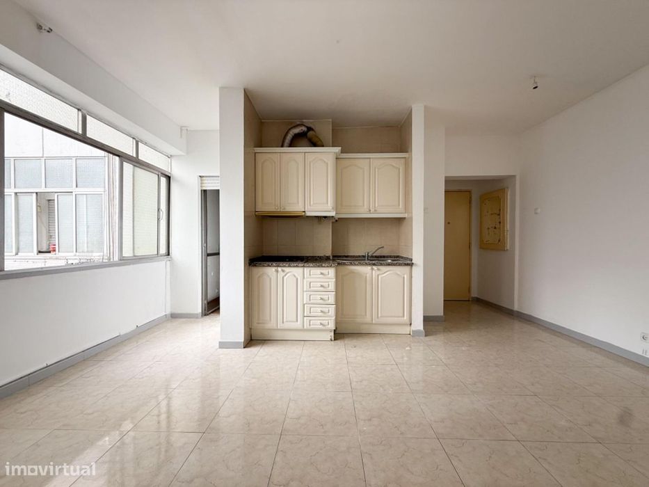 Apartamento T1 com Elevador e Metro a 300m – Reboleira, Amadora