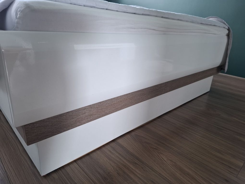 Łóżko Lionel 140x200 Agata Meble Stan idealny