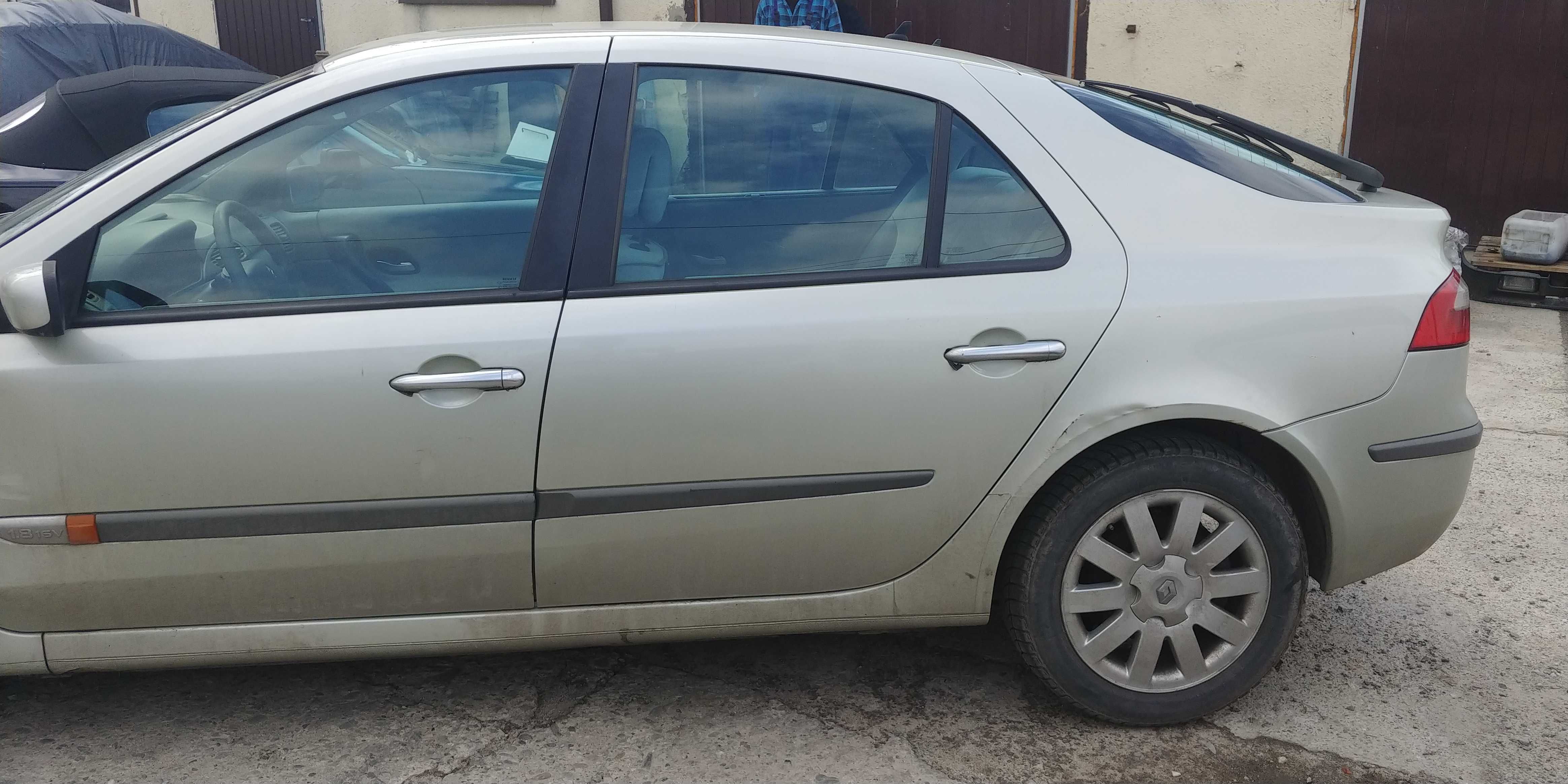 Renault Laguna II 2 Hathback 1.8 16V Maska Przód Lampy Zderzak Atrapa
