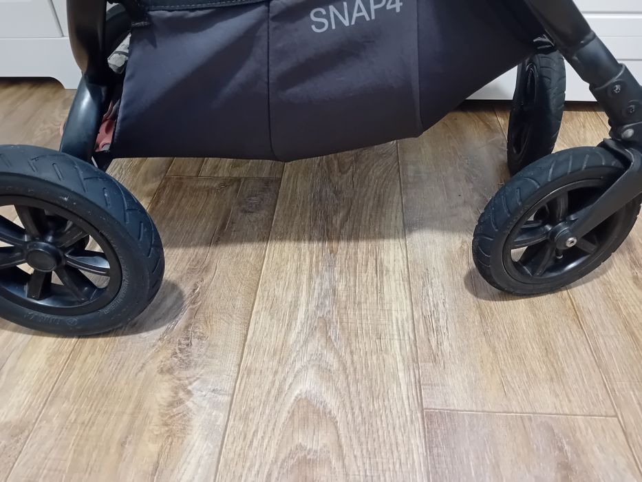 Lekka spacerówka terenowa (8,5kg) Valco Snap 4 Sport udźwig 22kg