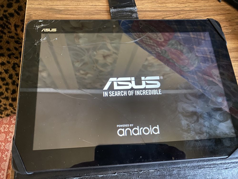 Планшет Asus TF103CG на детали виснет на логотипе и все РазборкА его