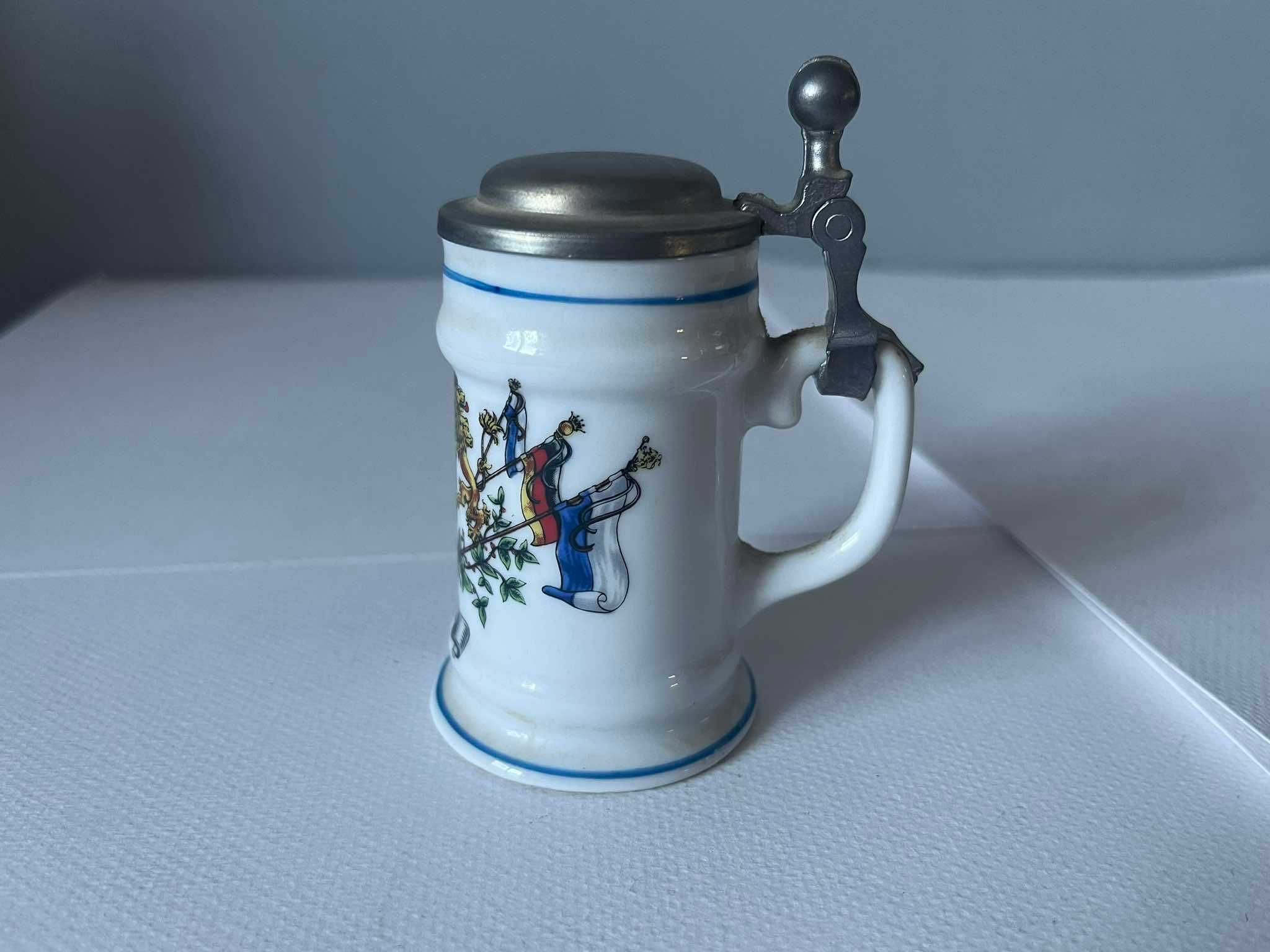 Ceramiczny mini kufelek z pokrywką z cyny Bavaria Germany