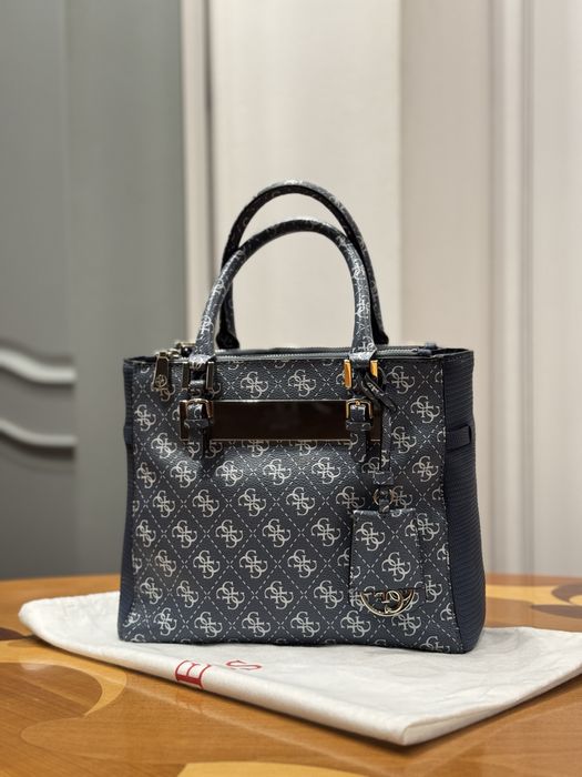 Оригінальна сумка Guess