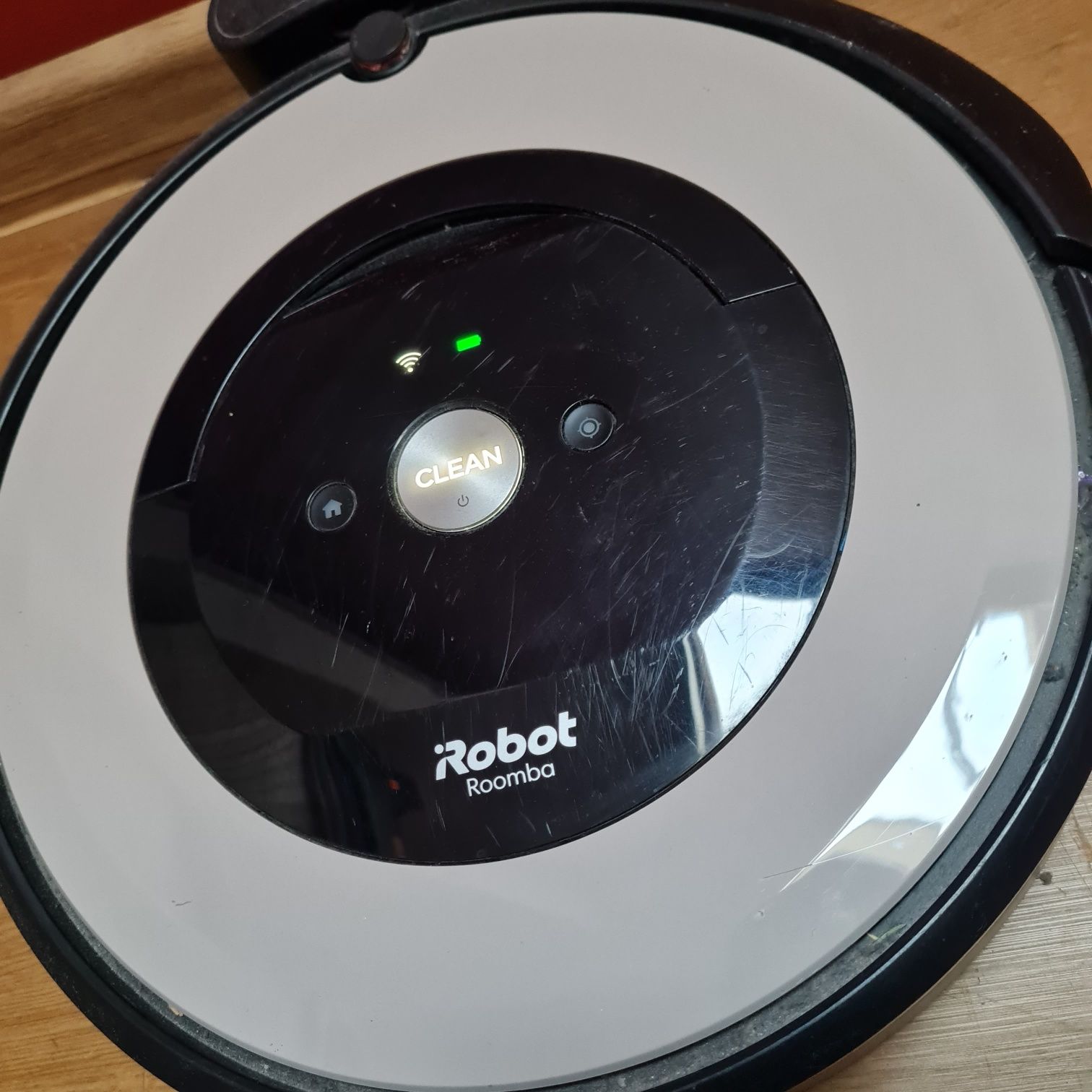 Sprzedam odkurzacz automatyczny WiFi roomba e5