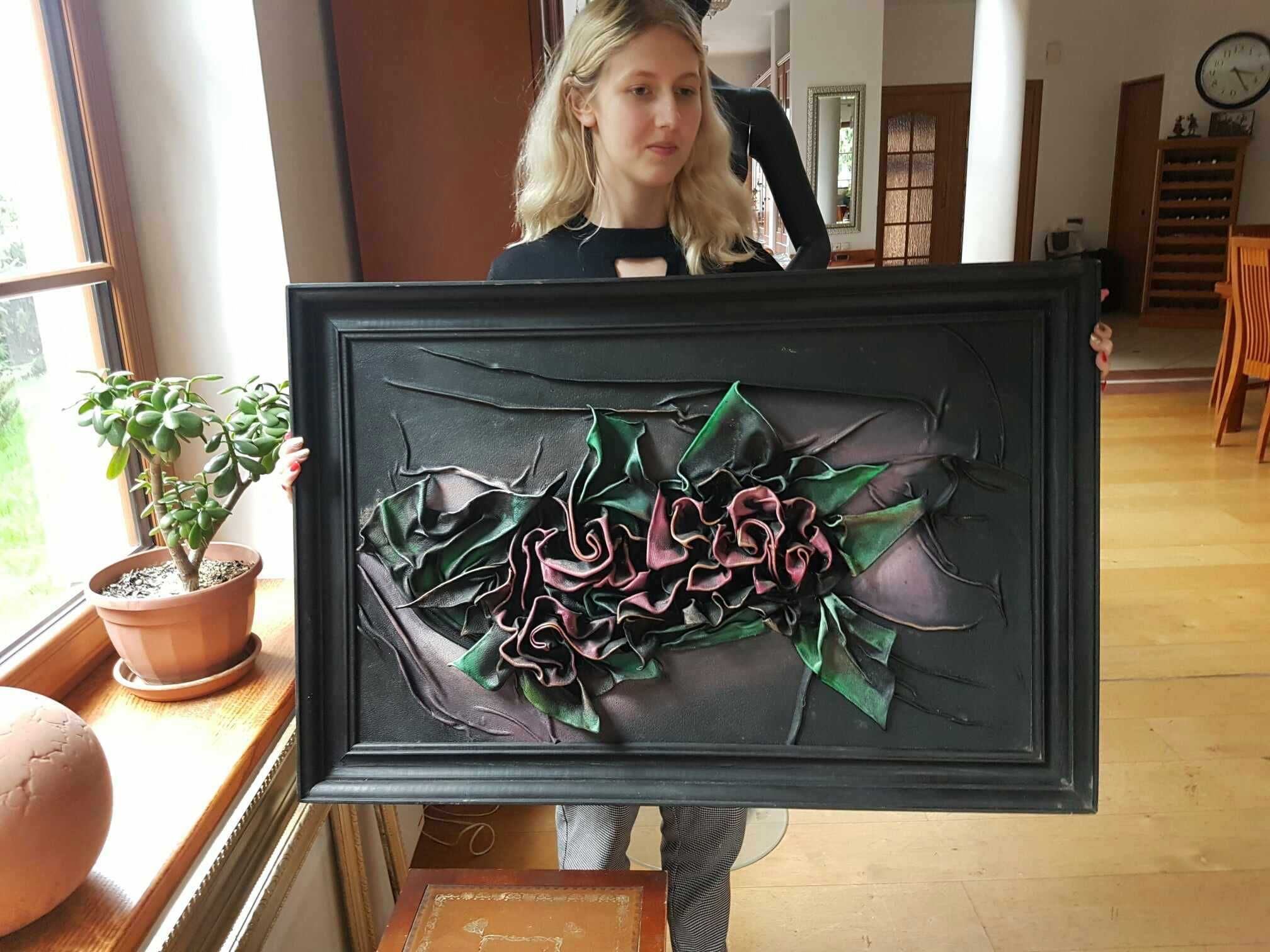 obraz PŁASKORZEŹBA, modelowany ZE SKÓRY NATURALNEJ Ciemne bordo Kwiaty