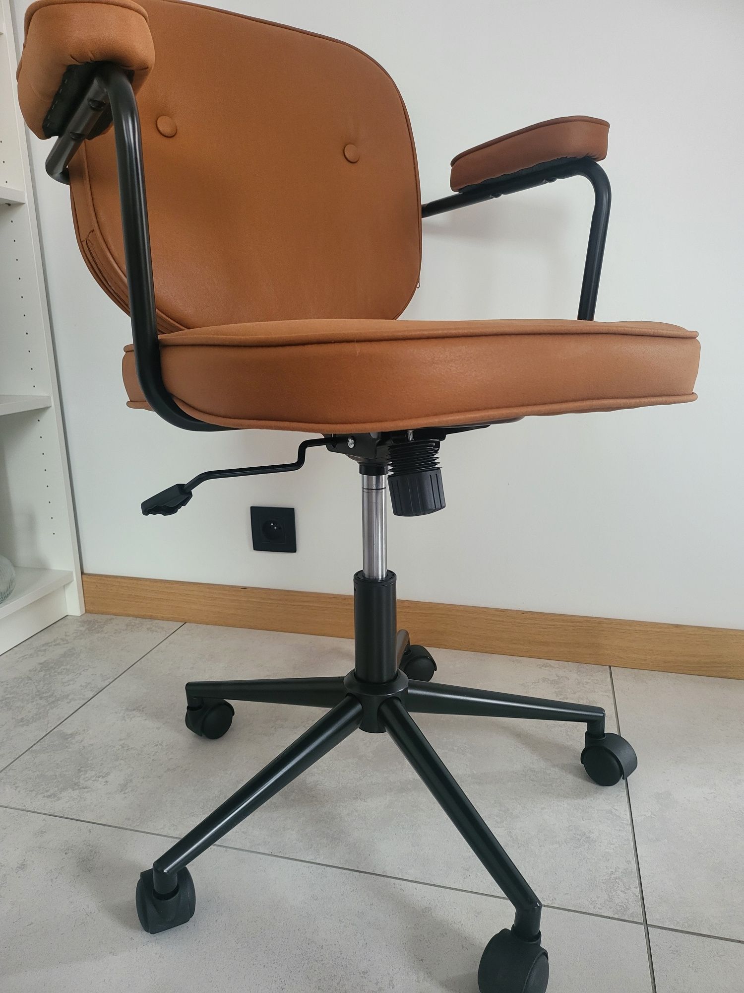Stylowe obrotowe krzesło biurowe/gabinetowe Vintage