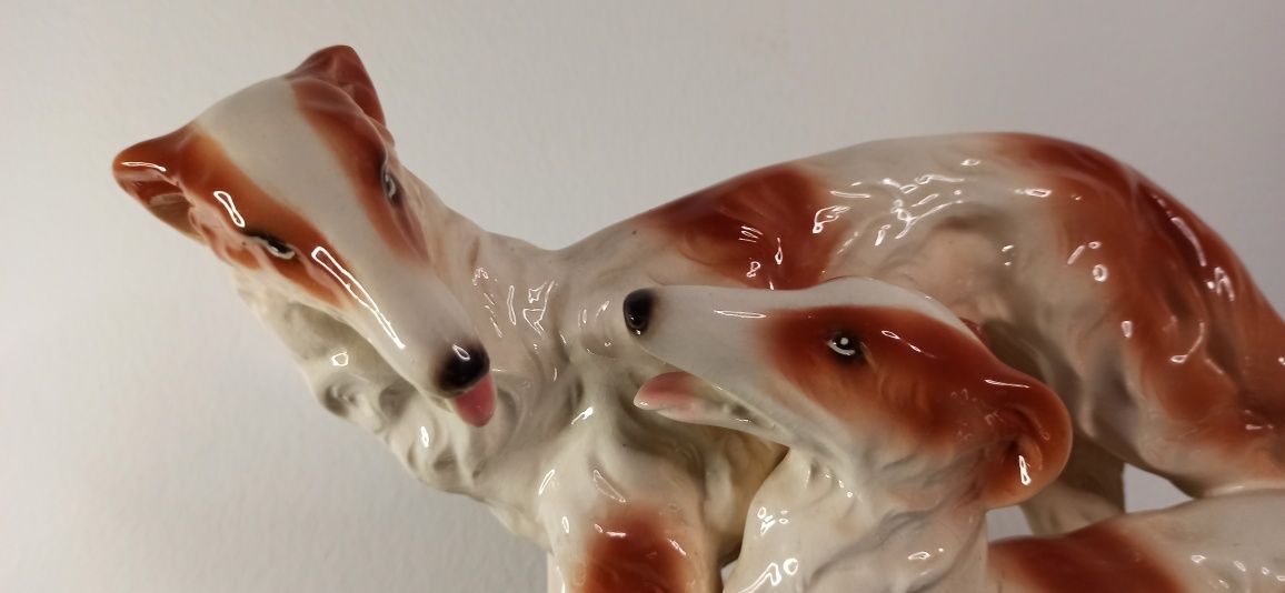 Porcelana TURYNGIA Figurka Psów BORSOJ Chart Rosyjski Borsoi 22x32 cm