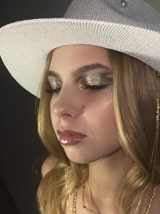 Візажист Київ , Софіївська Борщагівка , Вишневе, на виїзд