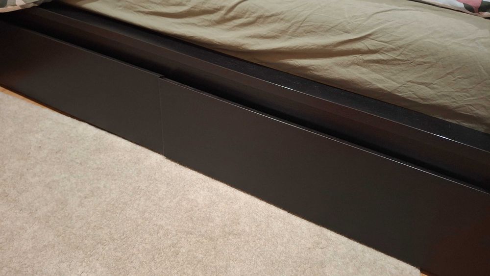 Cama MALM preta com gavetas 160x200