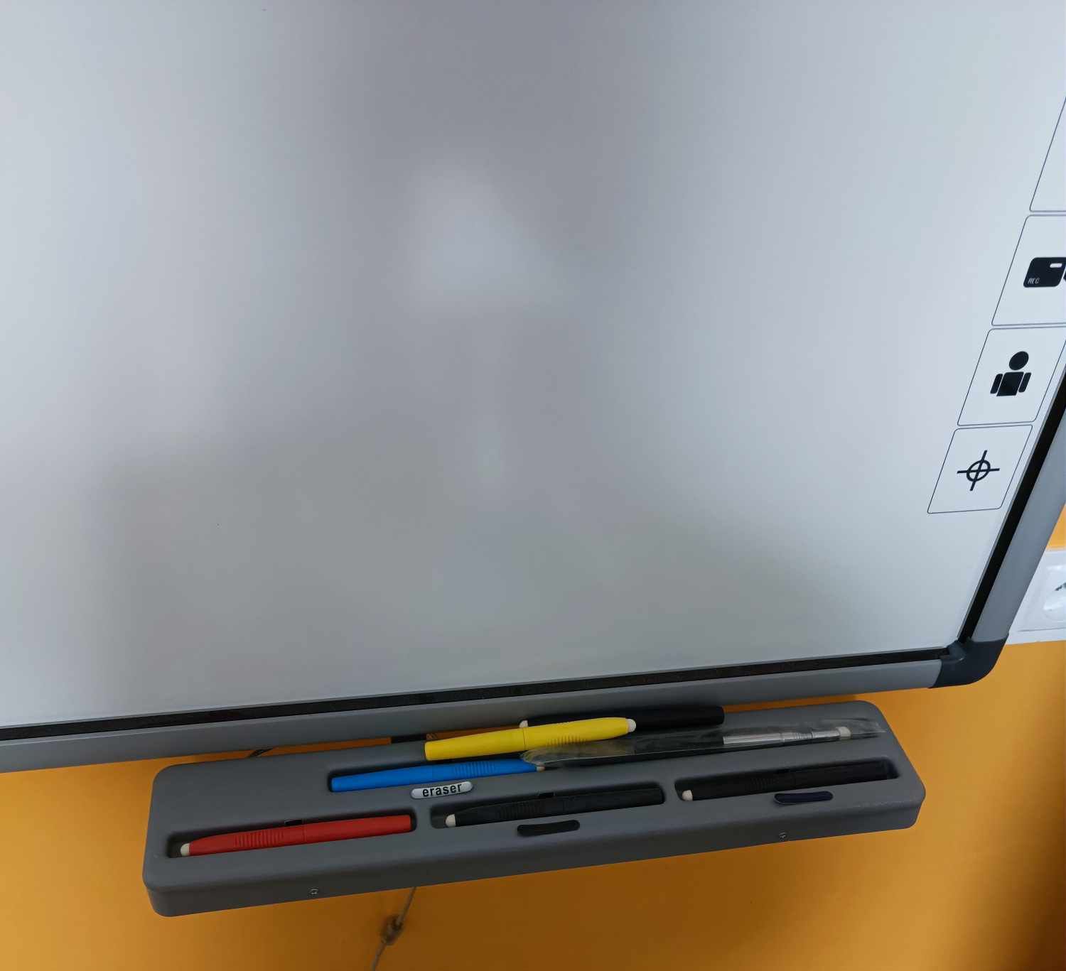 Tablica interaktywna monitor multimedialny