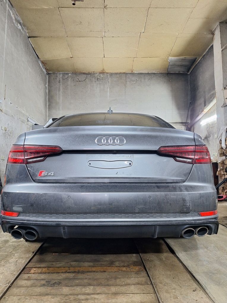 Разборка Audi S4 B9 запчасти ауди с4 б9 запчастини Audi S4