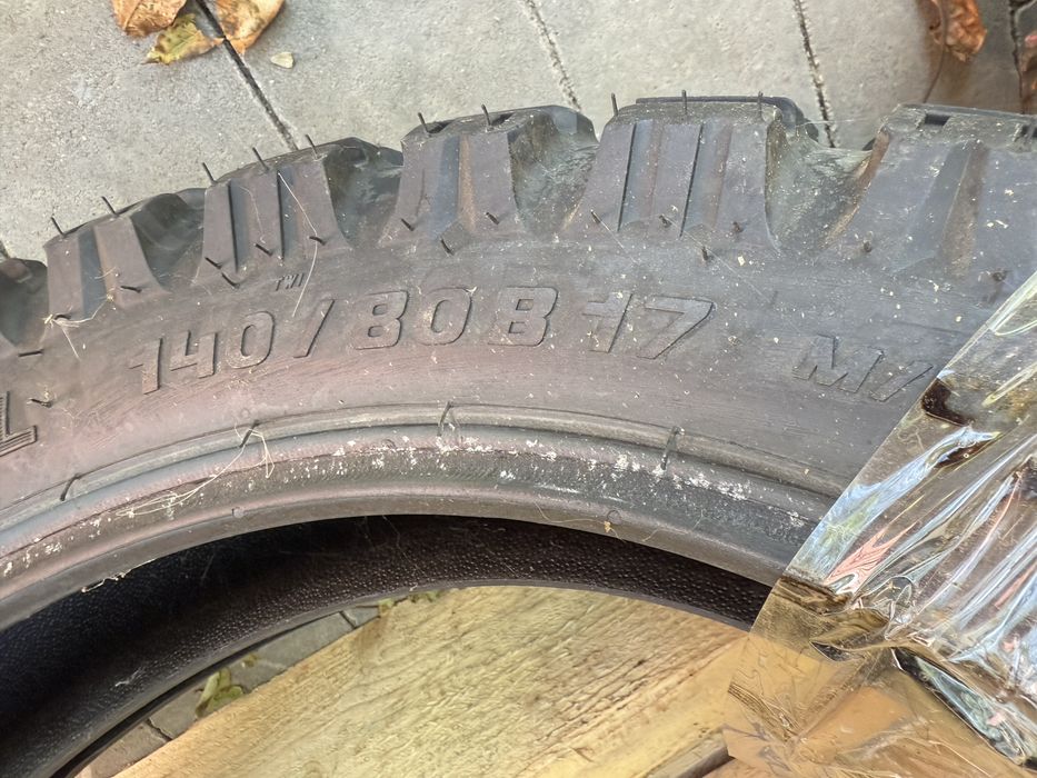 Резина мото 140/80 17, 90/90 21