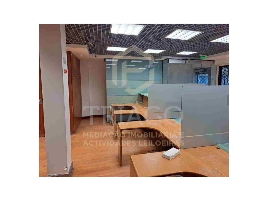 Loja Com 124M² Em Zona Nobre De Salvaterra De Magos