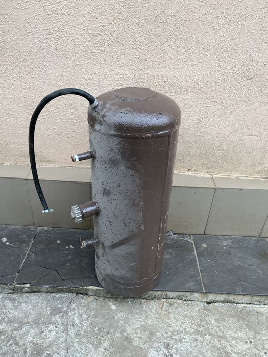 Ресивер-воздух изготовлен из газового балона